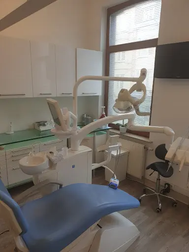 Dr La Clinique des Dentistes- Hassani Fayçal-serrano Pachecco Beatriz-jaddi Sara