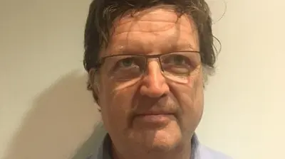 Dr Damien Debruyckere