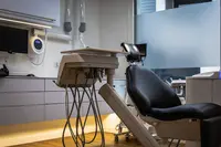 Dr Idir Aitouarabi : Implantologie & Esthétique du Sourire