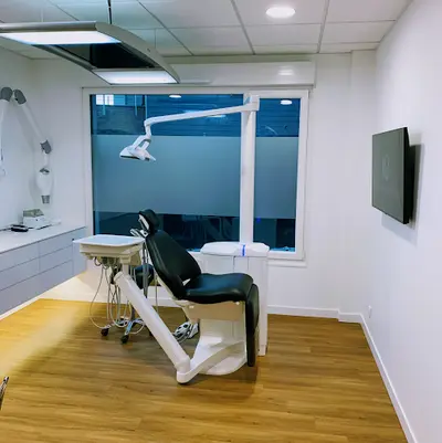 Dr Thibault Zerroug - Chirurgien Dentiste