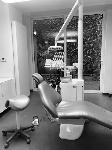 Dr Julie Wattiau Dentiste Forest
