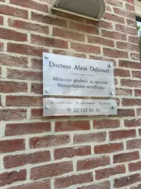 Dr Alain Delcourt