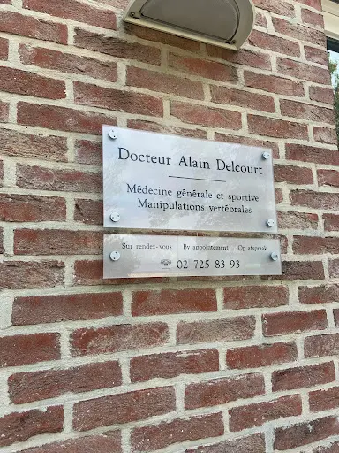 Dr Alain Delcourt