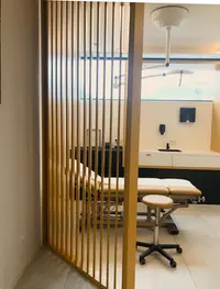 Dr Chinitor, Huisarts