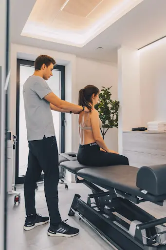 Myomove Kinesitherapie | Rugpijn, Revalidatie & Sportblessures