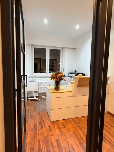 Dr Montjoie Dental Studio