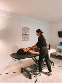Larissa Maréchal: Kinésithérapie Postnatale, Périnéale et Drainage Lymphatique